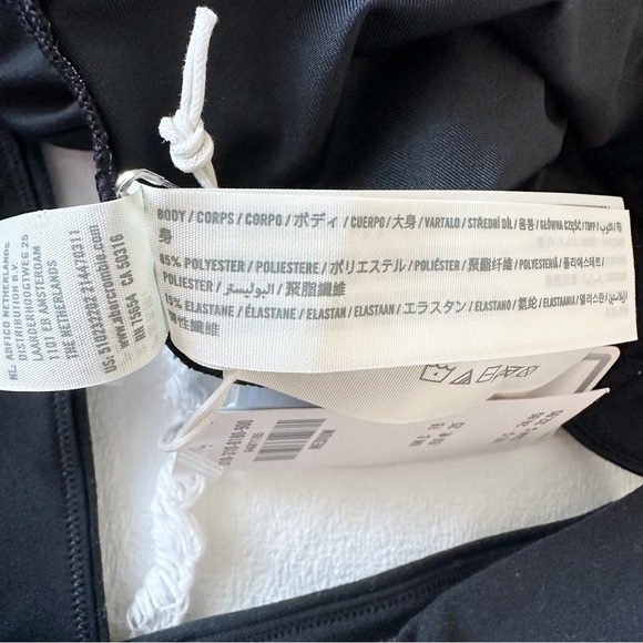 Bundle of 2 Hollister black sport bras - one is NWT - Picture 4 of 6